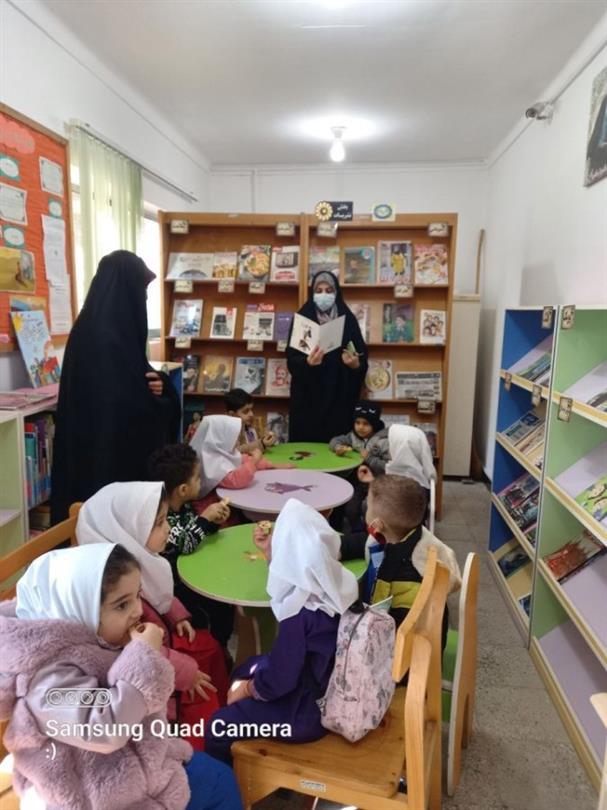 قصه گوئی مربی مهدقرآنی برای نوآموزان